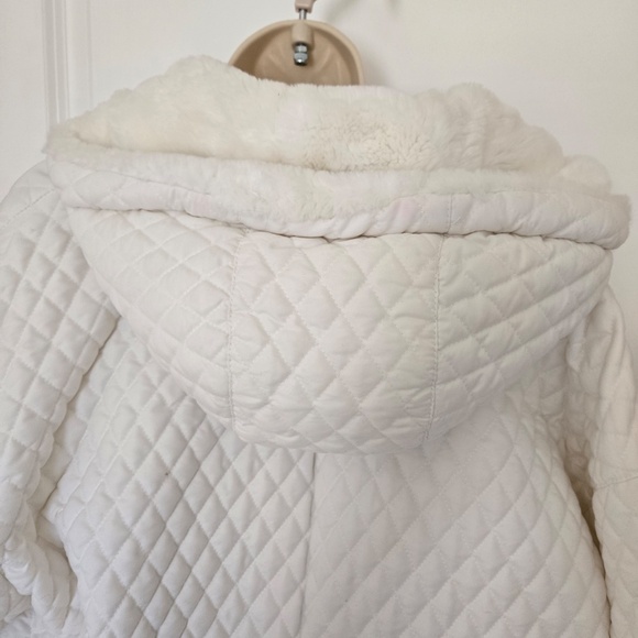 Womens size XS white jacket with hood. - Picture 3 of 13